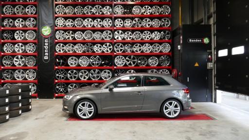 Set 18 inch originele Audi A3 S-line velgen gemonteerd bij Banden XL.JPG