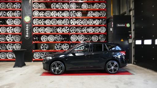 Set 18 inch Monaco GP8 velgen gemonteerd op de BMW X2 bij Banden XL Dordrecht.JPG
