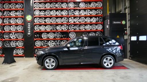 Originele 19 inch BMW X5 velgen gemonteerd bij Banden XL Dordrecht.JPG
