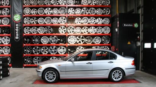 Set 16 inch lichtmetalen velgen gemonteerd op deze BMW 3-serie bij Banden XL.jpg