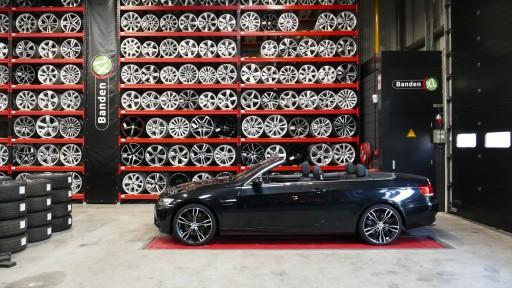 Set 19 inch Monaco GP8 zwart - gepolijst gemonteerd op deze BMW 3-serie E93 Cabriolet bij Banden XL Dordrecht.JPG