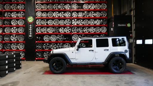 Set 20 inch Method Fat Five velgen gemonteerd op Jeep Wrangler Rubicon bij Banden XL.JPG