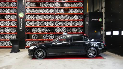 Set 20 inch Barotelli velgen gemonteerd op de Mercedes S63 AMG bij banden XL Dordrecht.JPG