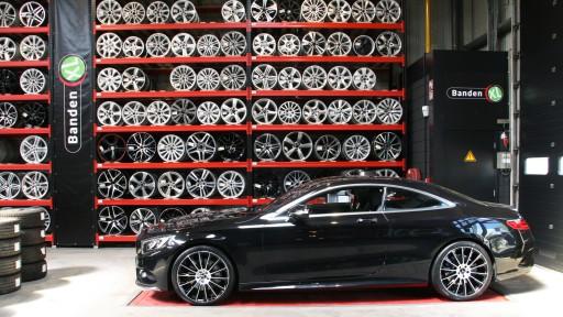 Set 21 inch GMP Stellar gemonteerd op deze Mercedes Eklasse W213 Coupe bij Banden XL.jpg