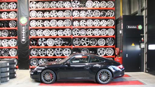 Set 19 inch originele Porsche 911 Carrera 4s velgen gemonteerd bij Banden XL.jpg